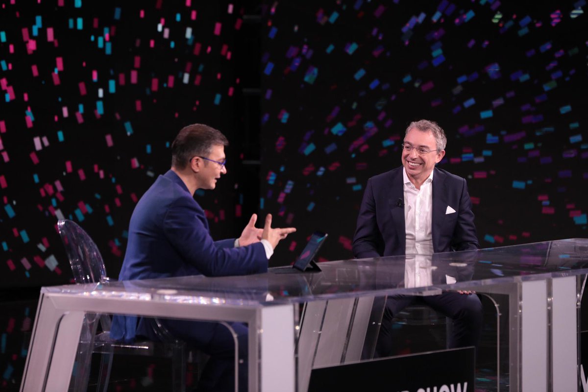 "Squadra che vince non si cambia, ma si trasforma. Non sono solo le grandi aziende che innovano, ma anche le piccole. È fondamentale trasformarsi e usare al meglio le tecnologie" - <a href="/raffaelg/">Raffaele Gigantino</a>, <a href="/VarGroup/">Var Group</a> #VarGroupShow