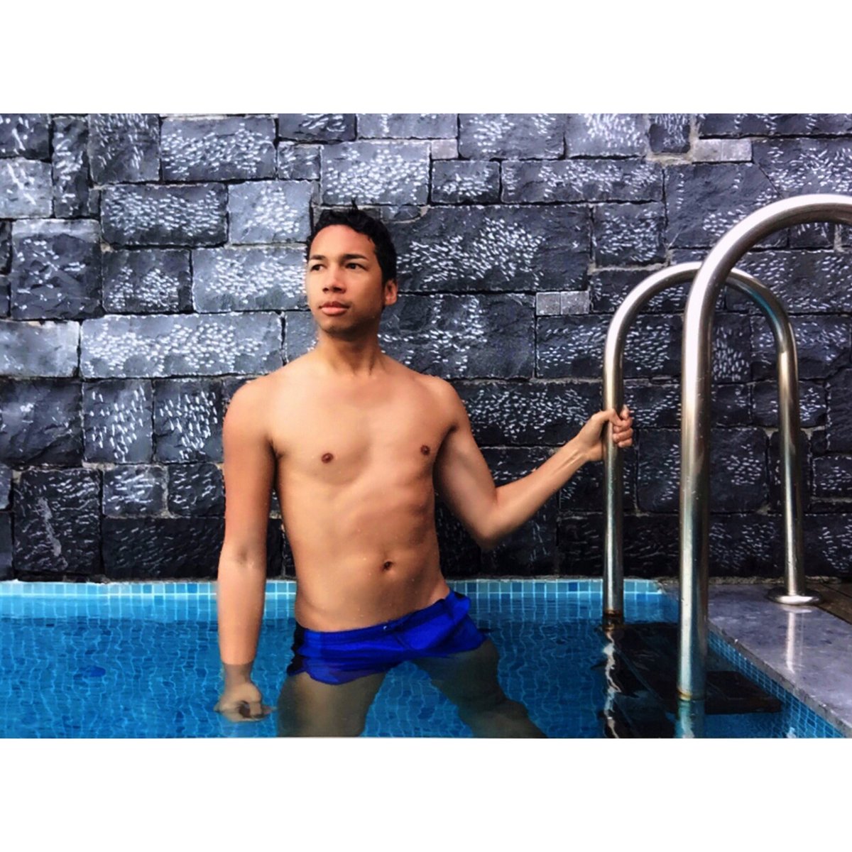 _yarnes's tweet photo. should be job hunting. applied to @loveisland instead🤷🏽♂️
•
#takemetothevilla
#bringonthesun
#loveisland
#realislander https://t.co/ZC727ZU7pU