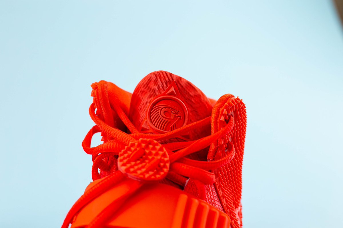SnkrsDen's tweet photo. Throw Back Thursday to October...Red Octobers that is 👹😏
#Yankeekicks https://t.co/TpXjTbkIj2