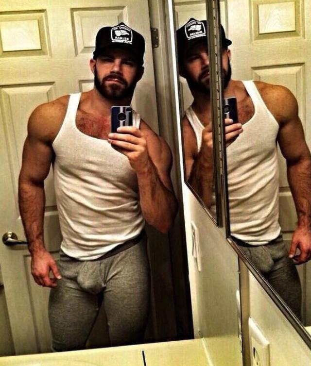 BJ (over 1 million serviced) na Twitterze: "#daddy #muscle #bulge #bea...