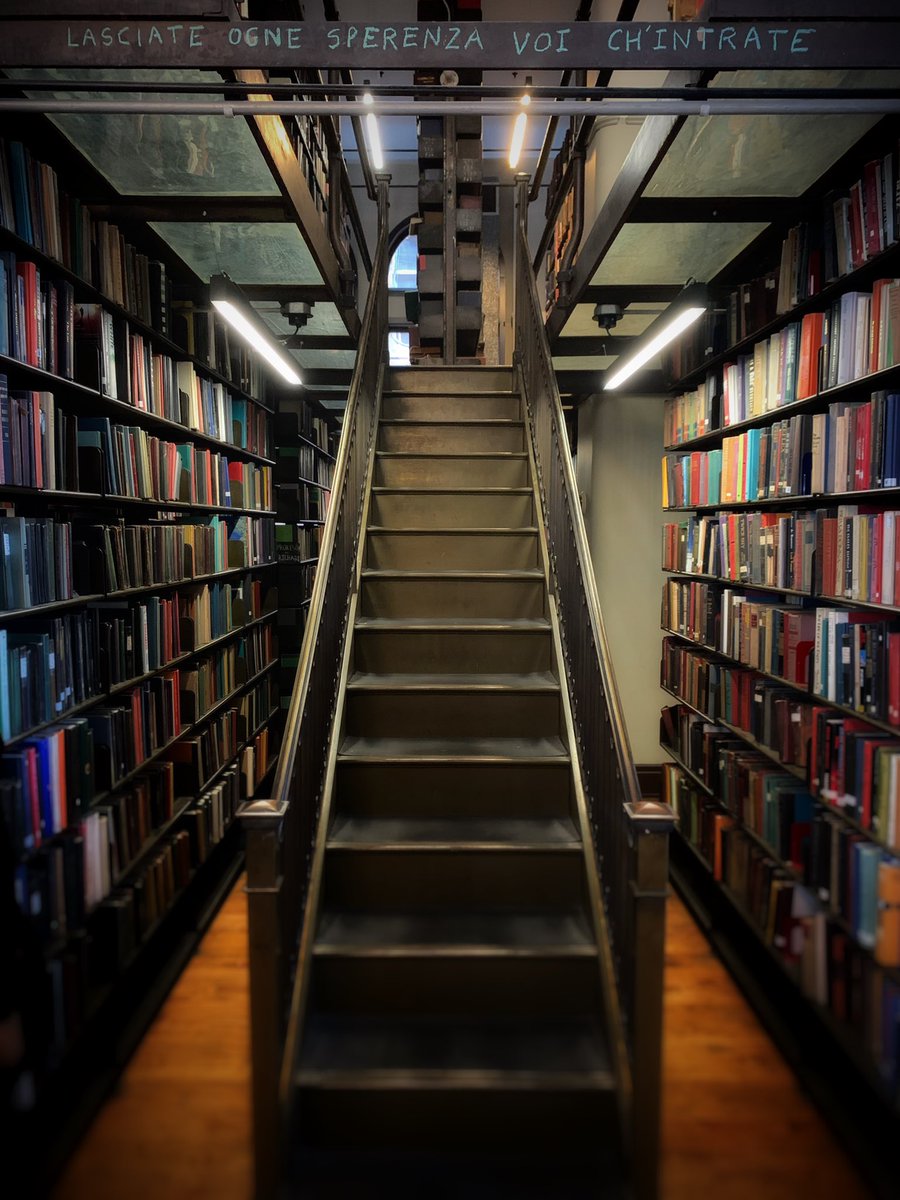 TavolaMed's tweet photo. Le parole di Dante qui al Mercantile Library in #Cincinnati Però, secondo me, questa biblioteca sembra paradiso!😍 @mercantilelib #cincyexperience #savblogawards @SAVEURMAG #heritagearchitecture #libraries #books https://t.co/hjMnHCdbha