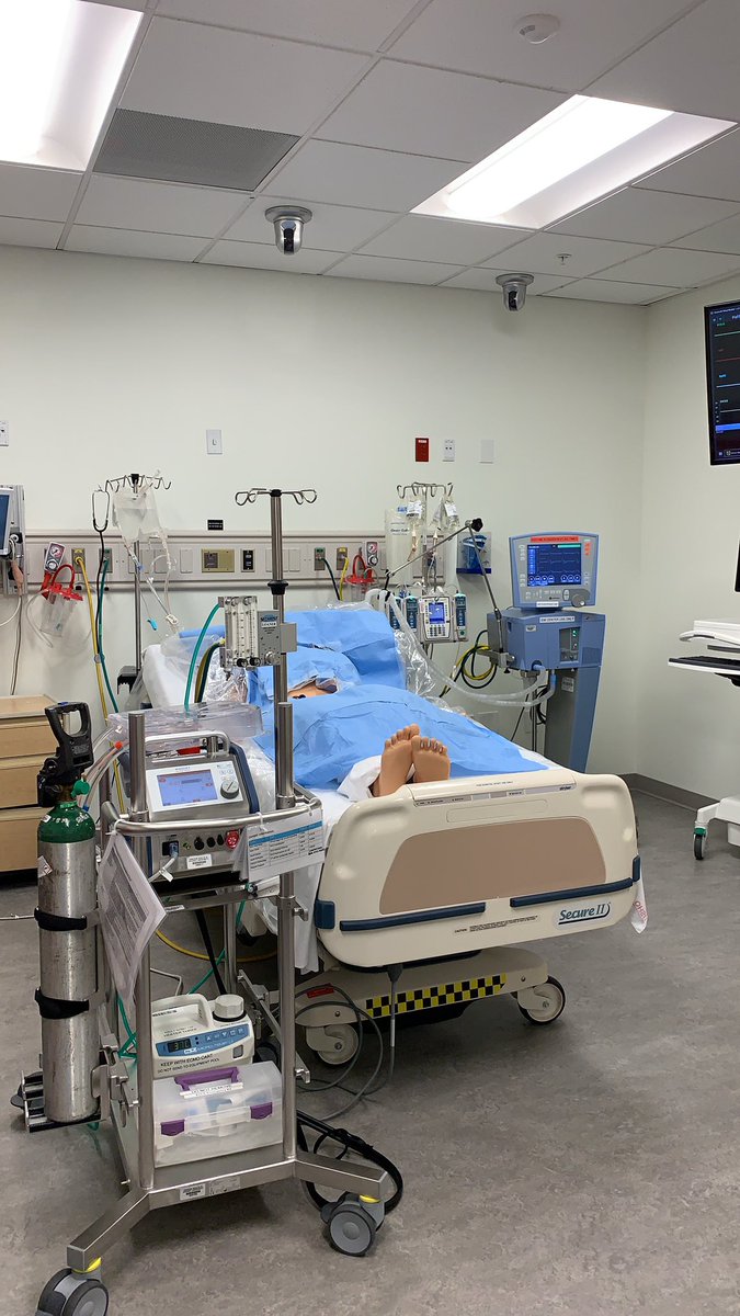 _realSimShady's tweet photo. Getting ready for day 1 of ECMO training with our awesome Extracorporeal Life Support team! https://t.co/NuWChDSCIP