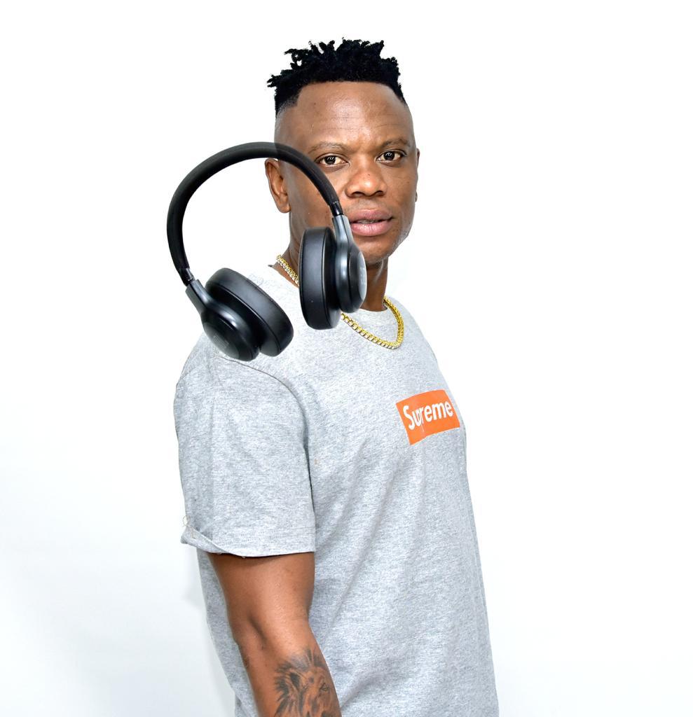 _Tsheg0's tweet photo. We Deal With Social Issues On A Daily, What @Achim_the_dj Did On The #HelpMeVideo Is Just Do Inspirational and Shedding Light On A Lot https://t.co/NMx0DLylqp