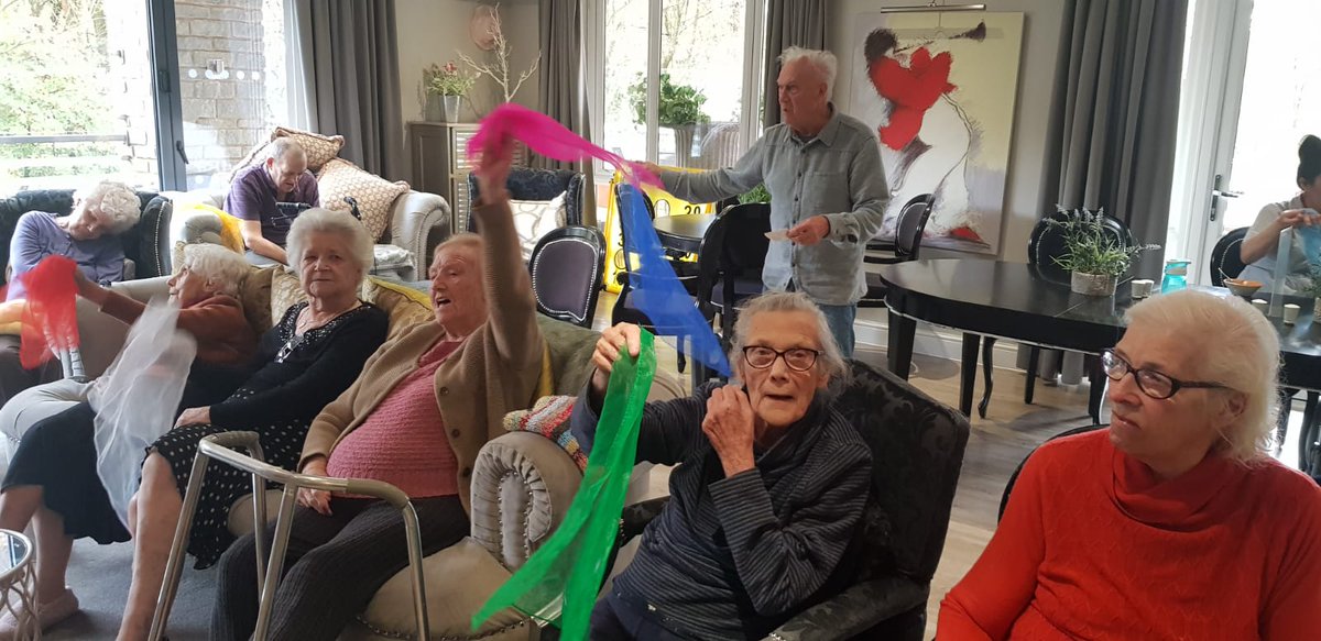 KingsLodge_ACL's tweet photo. We had great fun this morning with Greg doing Musica music and wellbeing. 💃
#kingslodge #camberley #auracareliving #carehome #muisc  #dance #funandhappiness https://t.co/F4bnoViAJh