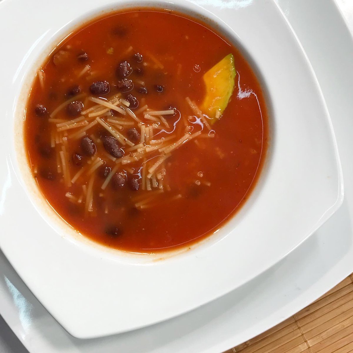 AEstamos's tweet photo. 🍲 Hoy en #NuestraCocina una deliciosa sopa de fideos con frijol 
👩🏼‍🍳 : @Fer_Orraca https://t.co/4ddJ3iHwIR