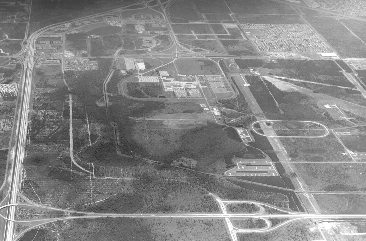 OCCC's tweet image. ⏪ #Throwback to where it all began! This aerial image, taken in 1978, shares the site selected by the @OrangeCoFL Board of County Commissioners for the 325,000-square-foot Orange County Convention and Civic Center.