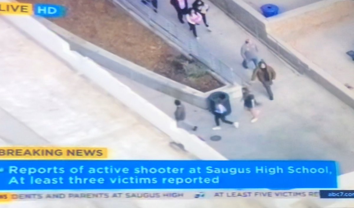vmiracleCNN's tweet image. Possibly five victims are at the hospital or en route. Parents are crying on TV. Kids are being evacuated. 

One week after the #BorderlineShooting anniversary.