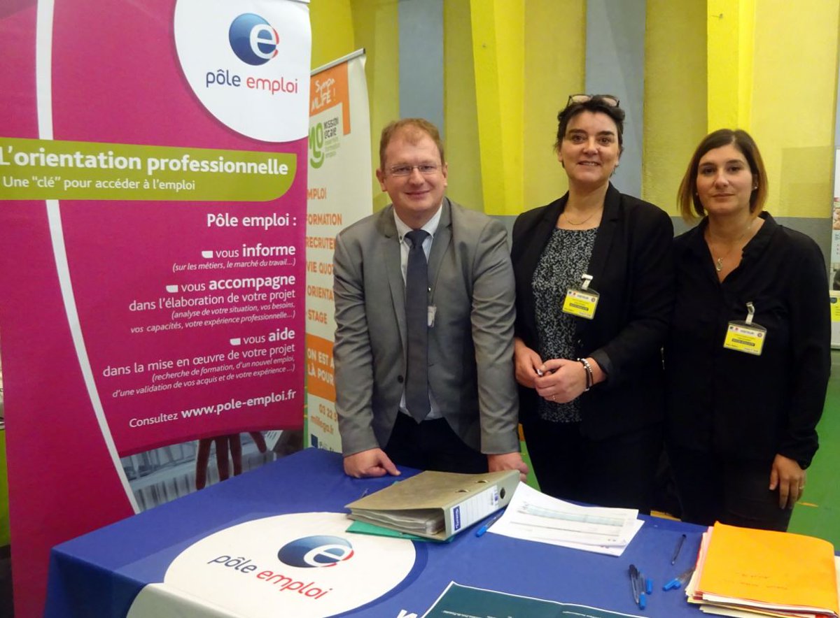 #PoleEmploi d'Amiens en partenariat avec la maison d'arrêt, les structures d'insertion+ partenaires+entreprises oeuvrent ensemble pour la réinsertion des détenus. 
🎯Suite entretiens▶️+sieurs signatures contrats à venir (chantier d'insertion...)
👏Bravo à l'équipe #PoleEmploihdf