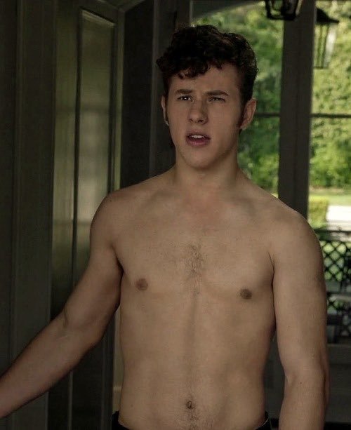 I really need to taste Nolan Gould’s pits and ball sac.pic.twitter.com/X76o...