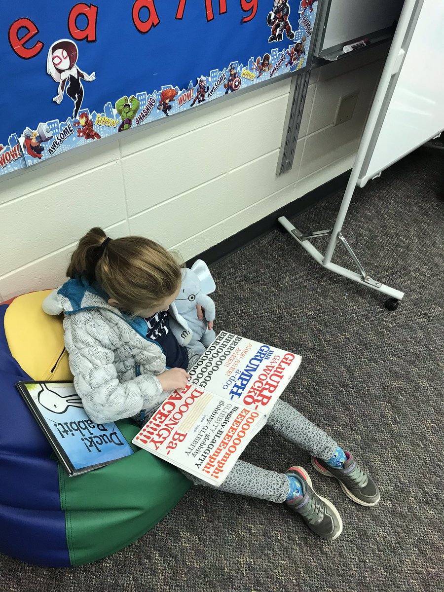 HESLibrary1's tweet photo. First class to try reading with our little friends! Great job, 2nd grade! #hesread2lead #d73bringsthejoy https://t.co/DeQTDcjRW5