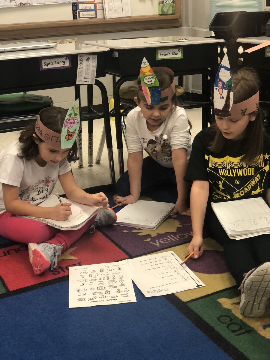3rd_grade_lions's tweet photo. Working together to create pictograph stories! #isdschools #lufflions #luffpride #onechildonechampion https://t.co/UvnUi0Kr8t