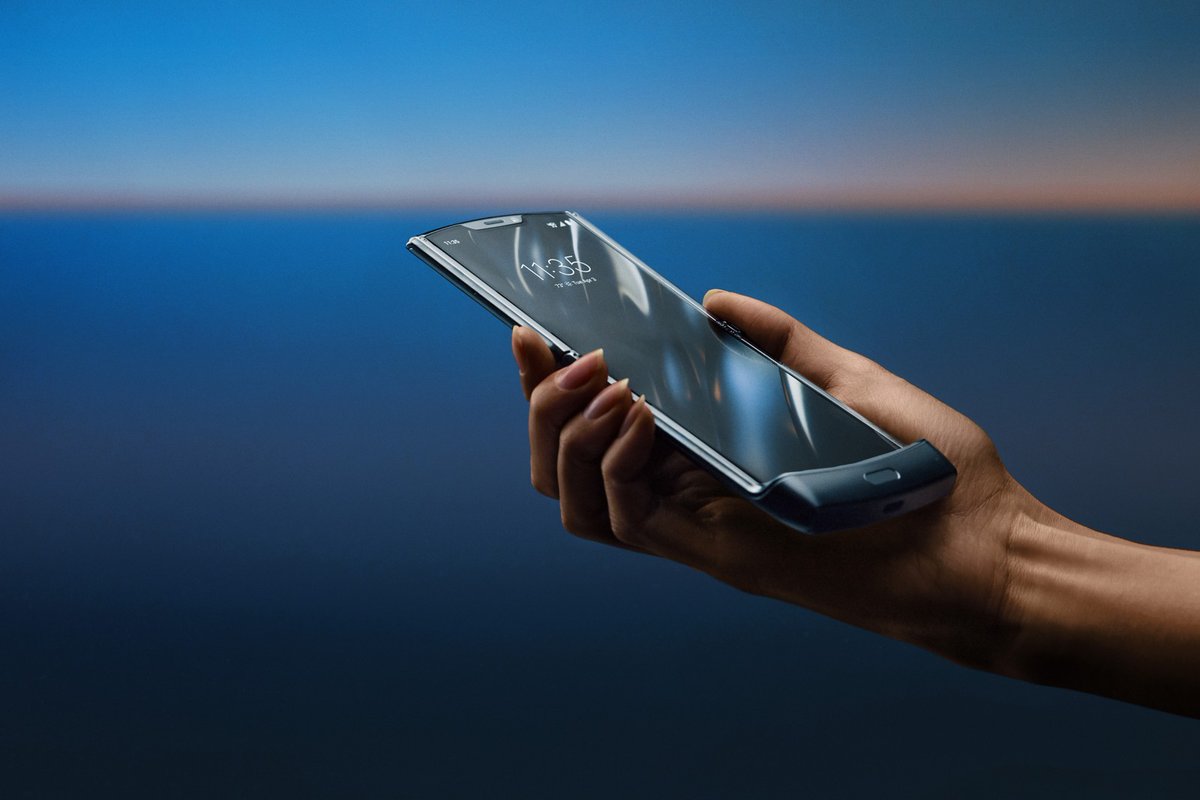 Motorola relança Razr V3, agora com tela que dobra ==> https://glo.bo/2Ko4MoW #G1