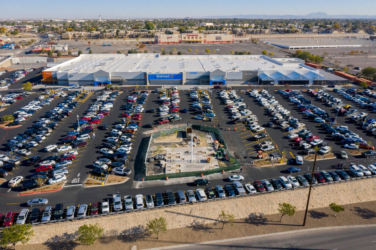 i_p_a_1's tweet image. 2/ Drone photos of the #ElPaso #Walmart during the reopening of the store since the Hispanic targeted mass shooting on Aug. 3rd that left 22 dead. #onassignment #ElPaso #ElPasoStrong #ElPasoWalmart.