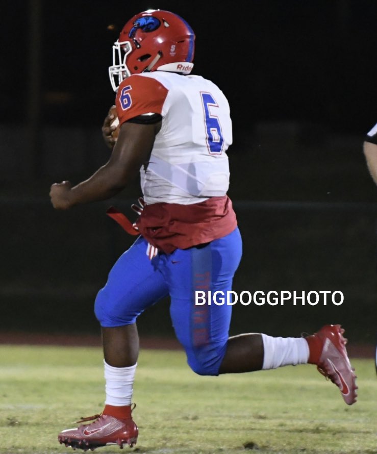 JayquanRoberson's tweet photo. RB? https://t.co/S4LHi0x5DD