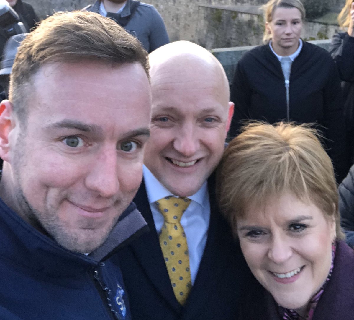 Great to catch up again with @NicolaSturgeon today in Hawick. On the campaign trail for @CalumRKerr in the Borders, Calum deflected conversation to ma hair and Nicola fixed it for me! Cheers! #VoteKerr #VoteSnp #letstakethisfighttothetories #john2lose