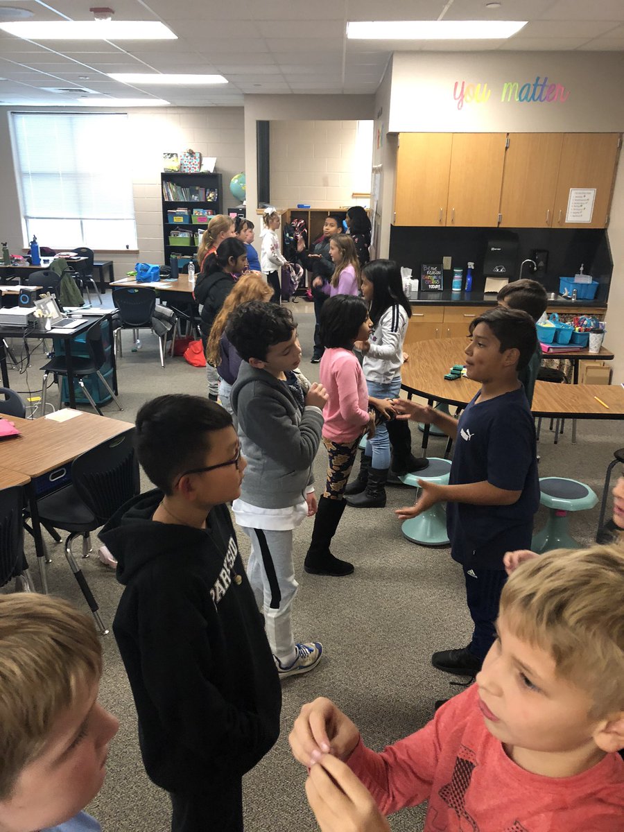 kelly_looman's tweet photo. Reviewing yesterday’s learning with a partner is a great way to start science and weed out any misconceptions! #thegreatestparkside #lisdelemscience https://t.co/nNQvPOXTi8