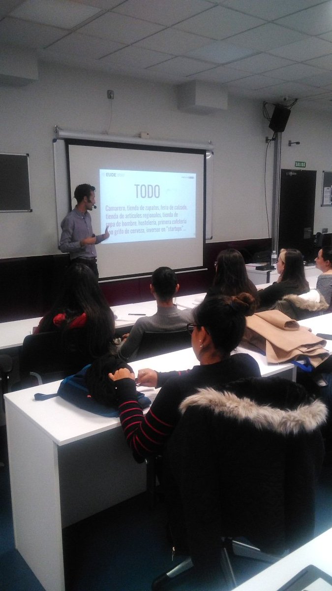 EUDEbusiness's tweet photo. #EUDEtalks Está tarde en @EUDEbusiness hemos recibido a @rubencalvo quién nos ha hablado sobre #emprendimientodigital y @antevenio 👏👏👏 https://t.co/X6ZG1qCZ1x