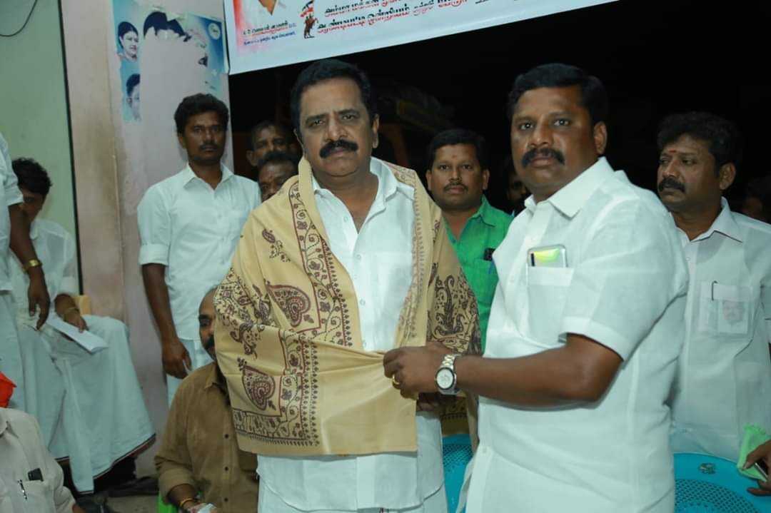 ComSathickgmail's tweet photo. #ஆண்டிபட்டி ஒன்றிய கழக நிர்வாகிகள் உள்ளாட்சித்தேர்தல் தொடர்பான ஆலோசனைக்கூட்டத்தில் இன்று.. https://t.co/ys5pMz2MEt