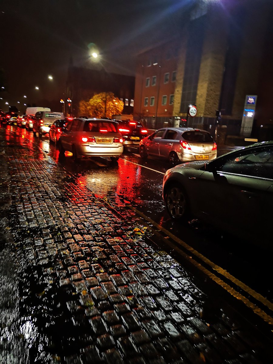 adammorley17's tweet photo. Heavy Traffic. Heavy Traffic. Heavy Traffic CMON! @What_Liam_Said @thecourteeners
#sheffieldfloods #heavyjacket #heavyrain #courteeners https://t.co/X3IQD7jCvX