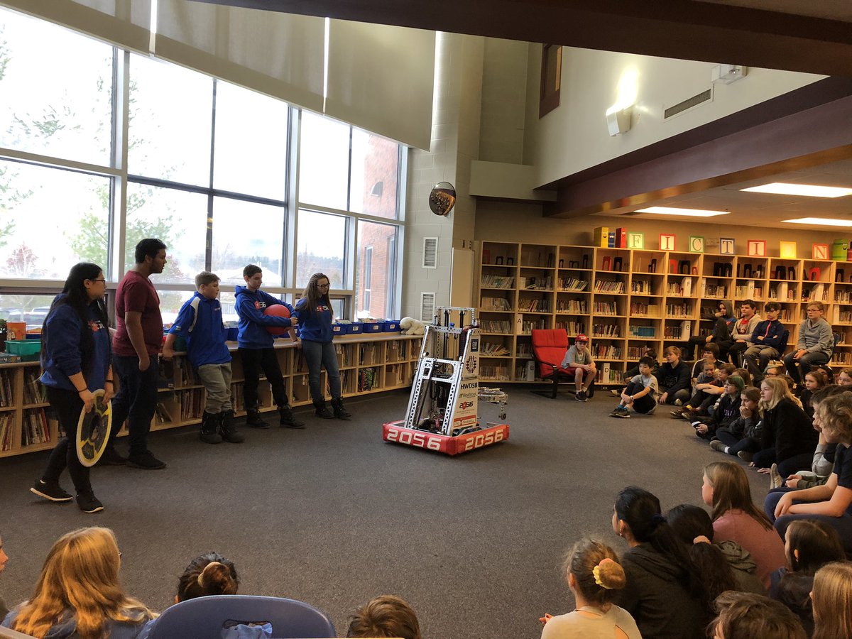 SWOLearningCo's tweet image. Very special TY to @OP_HWDSB Robotics for sharing your amazing student team, Tie-Breaker the Robot, talking to us about everything robotics & the vex robots for @SWO_HWDSB students to try out! They were mesmerized & so engaged! @RoboticsHWDSB @SWORobotics @GSmith_ @moojean_seo