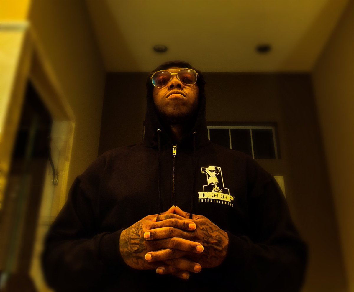 one_deep_ent's tweet photo. HOODIE SZN... @z_ro seen here rocking one of the new @one_deep_entertainment Hoodies! #onedeepentertainment https://t.co/MKRCZ7cp2X
