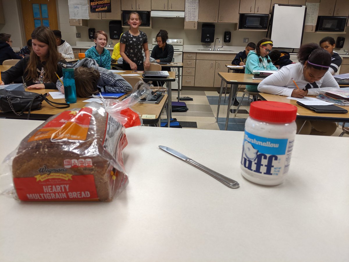 MrsFieldsHealth's tweet image. Unplugged coding success! Sixth grade is taking a messy, yet yummy, approach to sequences and algorithms! #unplugged #codingisdelicious
