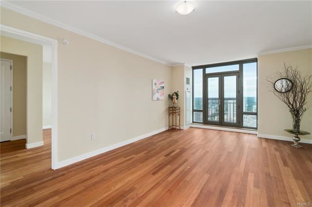 SilverPineRE's tweet photo. REFINED ELEGANCE IN PREMIER LOCATION
10 City Place 28C
White Plains, NY

In the heart of White Plains, with spectacular city views and every first class apartment amenity.  Call Silver Pine Real Estate Specialists to learn more today!🏙️🚗

#trumptower #whiteplainsny https://t.co/QpjkW6TKap