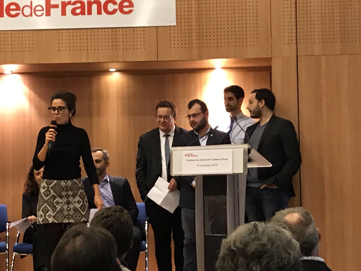 Nous sommes présents sur scène avec nos membres <a href="/AppScho/">AppScho</a> et <a href="/whaller_fr/">Whaller</a> ! ✌🏼 Lauréats avec <a href="/sciencespo/">Sciences Po</a> des Trophées franciliens de l’innovation numérique pour le projet « Collège numérique » 👏🏼👏🏼👏🏼 #Innovation #EdTech #EnseignementSup