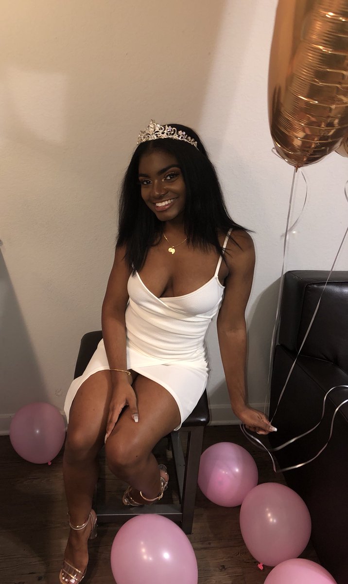 _roshanaa's tweet photo. 19 👑 https://t.co/fHMhzs075P