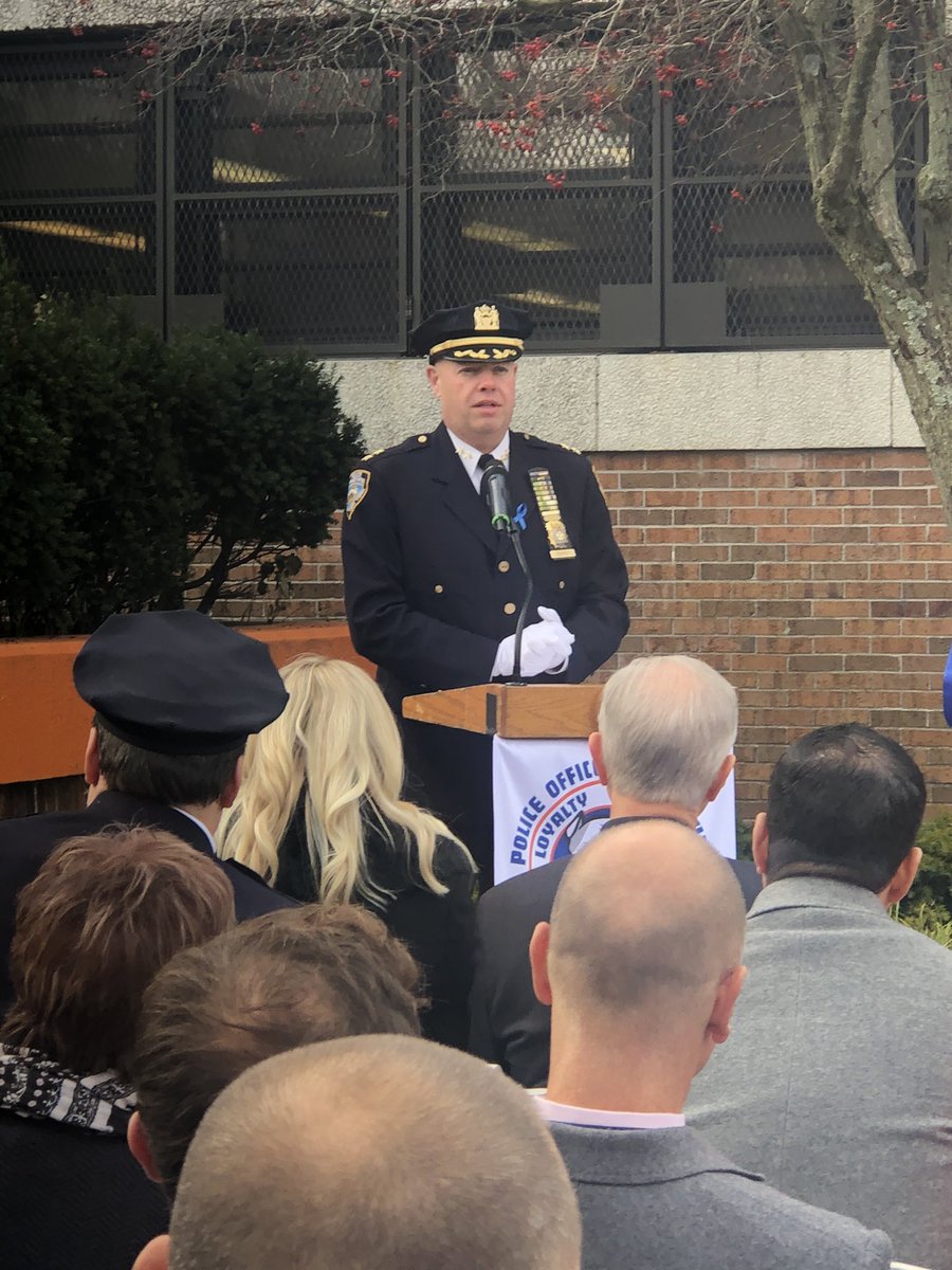 JillPassantino's tweet photo. A beautiful event @IS72RLBulldogs to honor  Patrolman Rocco Laurie and Det. Rafael Ramos- our fallen heroes. Great job @JacksinJessica @amy_sela @AdamJ903 !!! @vgallassio @SIBOD31 @ExecSupALodico @MarkCannizzaro1 https://t.co/yxVbOa8owN