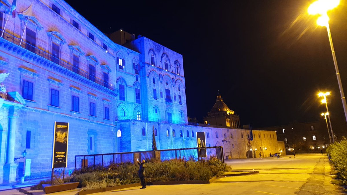 salvo_ricco's tweet photo. #Palermo Il Parlamento Siciliano colorato di blu per ricordare che oggi è la giornata mondiale del diabete #WDD2019 #WDD #openars @Regione_Sicilia https://t.co/y3CJQj8OuQ