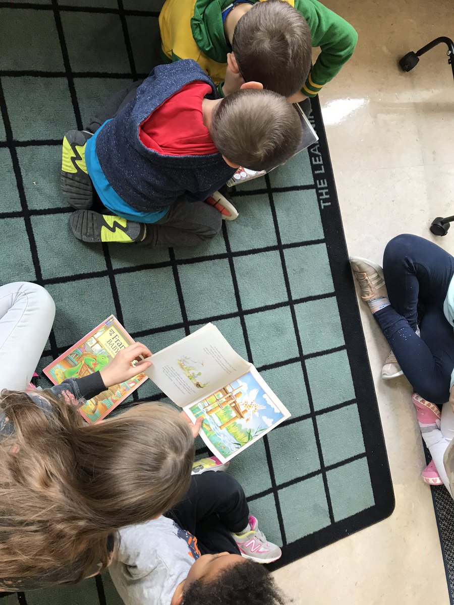 ClintonTDSB's tweet photo. Grade 3/4 Students reading to their Yr1/2 Buddies.  What a moment!!! https://t.co/IE65XkBPnP