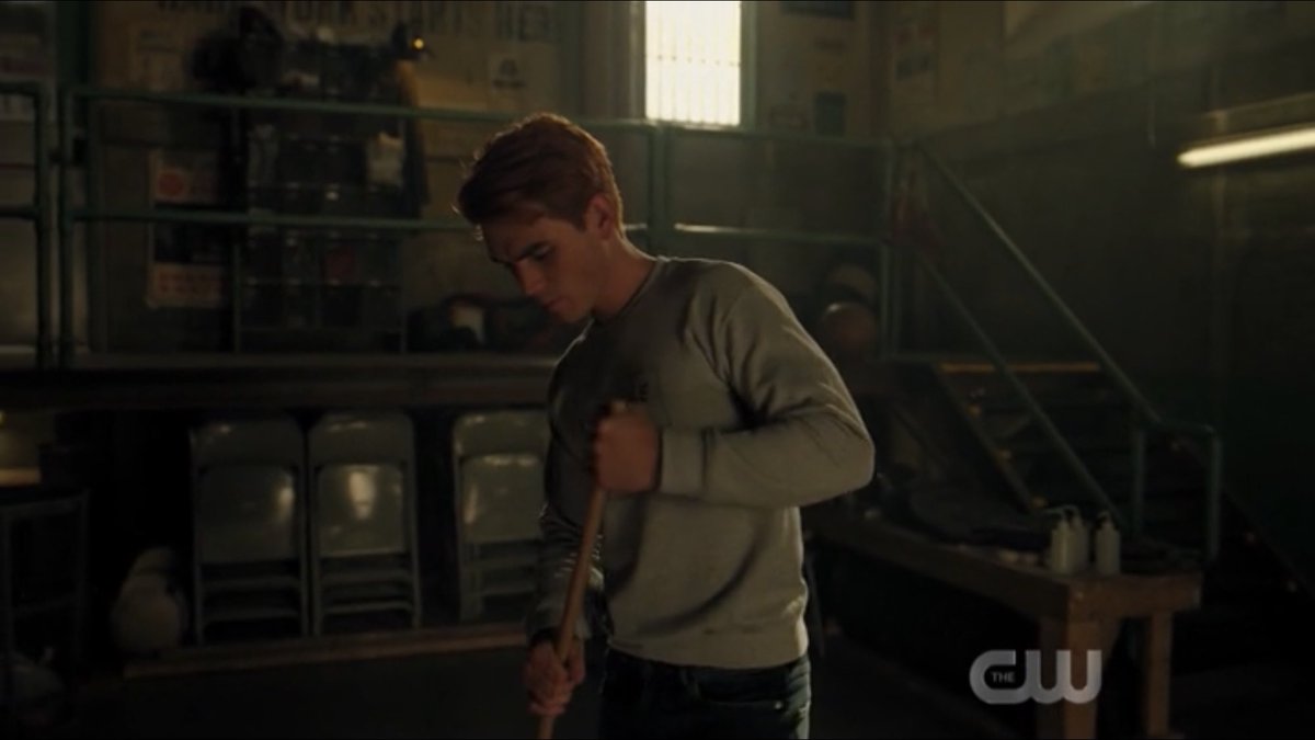 RIVERMEME1's tweet photo. #Riverdale Comandan sempre loro e
ripeton tutte in coro
al lavoro, al lavoro, Cenerella https://t.co/WusATG6AiL