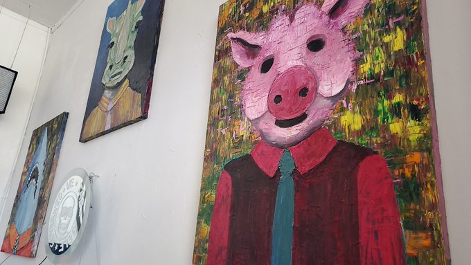 This is why I love #Dallas. Random badassery everywhere https://t.co/6W0LJU0Zwc<a href="/tag/dallas"class="tags">#Dallas</a>