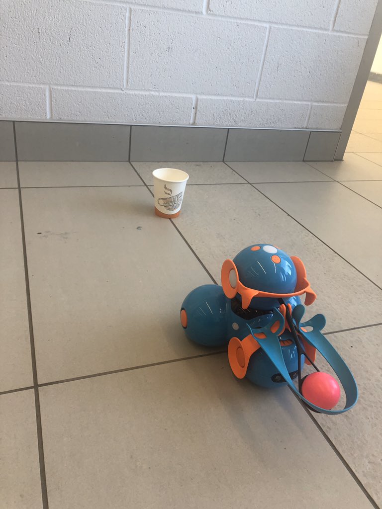 MrsStarr4's tweet photo. Lots of fun exploring, coding and collaborating around Dash and Dots robots today @DartmouthSouth @MBoudreauHRCE @TILTHRCE https://t.co/BpPNeKoHhS