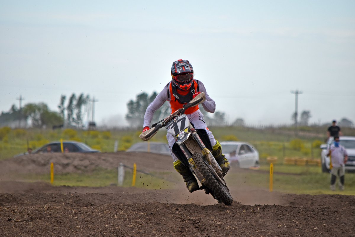 FuelUniverseTV's tweet photo. Final del Motocross Argentino en Trenque Lauquen – Análisis de Sergio Clot || https://t.co/YUwozNois3 ||
#MXArgentino #CONAM #Luzzardi #TrenqueLauquen #FUelUniverse https://t.co/GDXktWRzbm