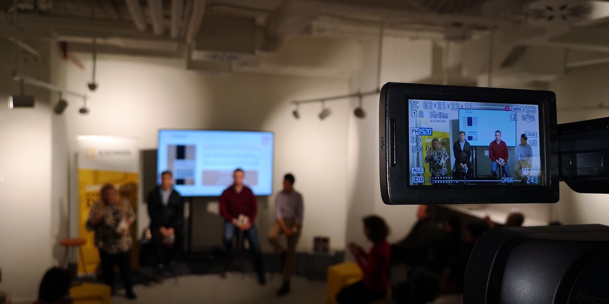 Arranca la presentación de #VenderEnAmazon  <a href="/pablo_renaud/">Pablo Renaud</a> <a href="/nachosomalo/">Nacho Somalo</a> nos contarán las claves para ello <a href="/lideditorial/">LID Editorial</a> <a href="/kschoolcom/">KSchool</a> #Amazon #marketing