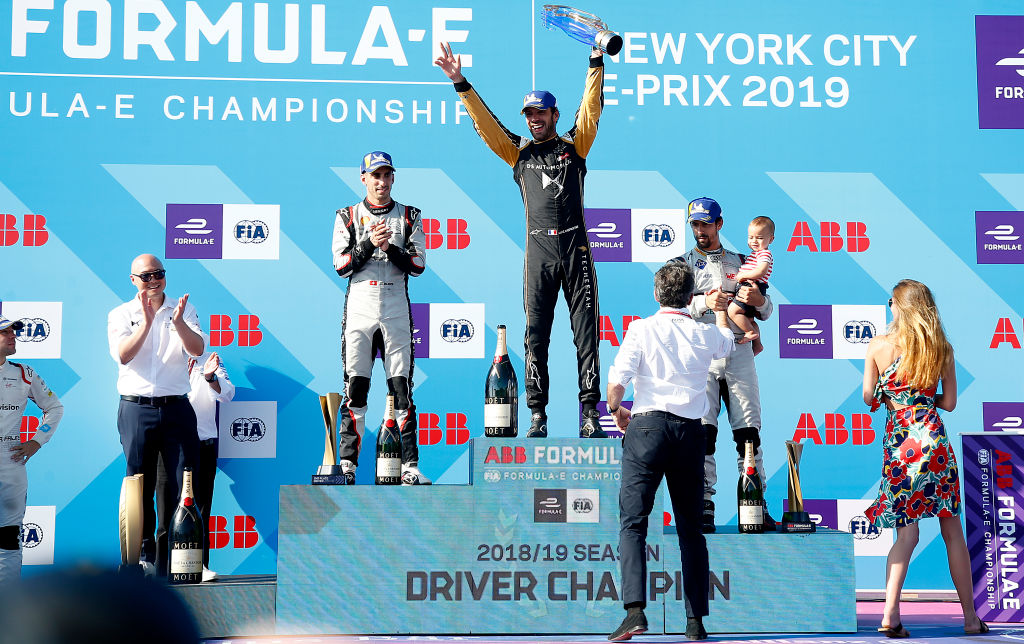 All 14 races of the new Formula E season will be shown live on the BBC! 👏👏More 👉http://bbc.in/2KzXVZZ