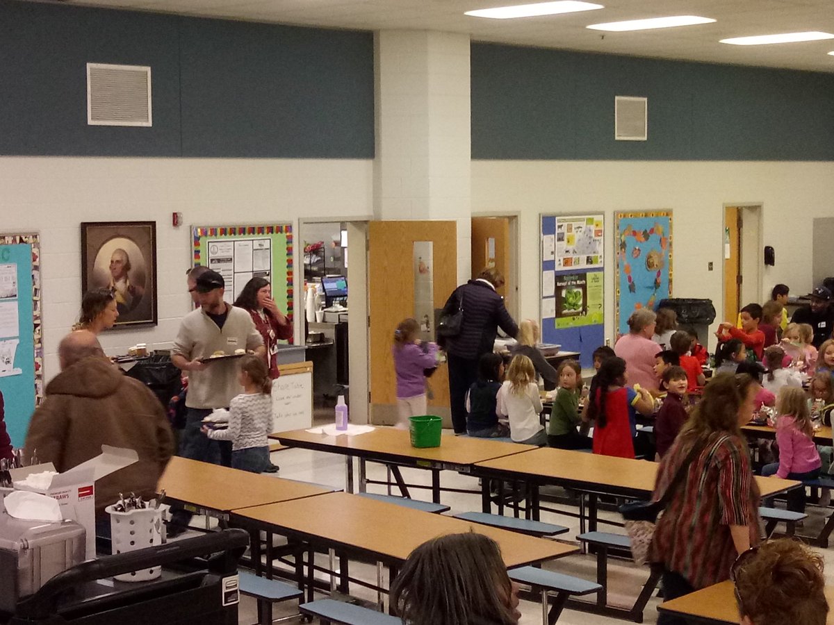 stem_ses's tweet photo. Amazing day at SES! So many of our families shared an early Thanksgiving dinner with their student. We are very THANKFUL for our students and families! @fcpsk12 @RachelRinker1 @JaimeRatliff01 @mrsmoore06 @MrsKrietz @LindaFarringer @DaveSovine #sesinspires https://t.co/bRKNfCMubt