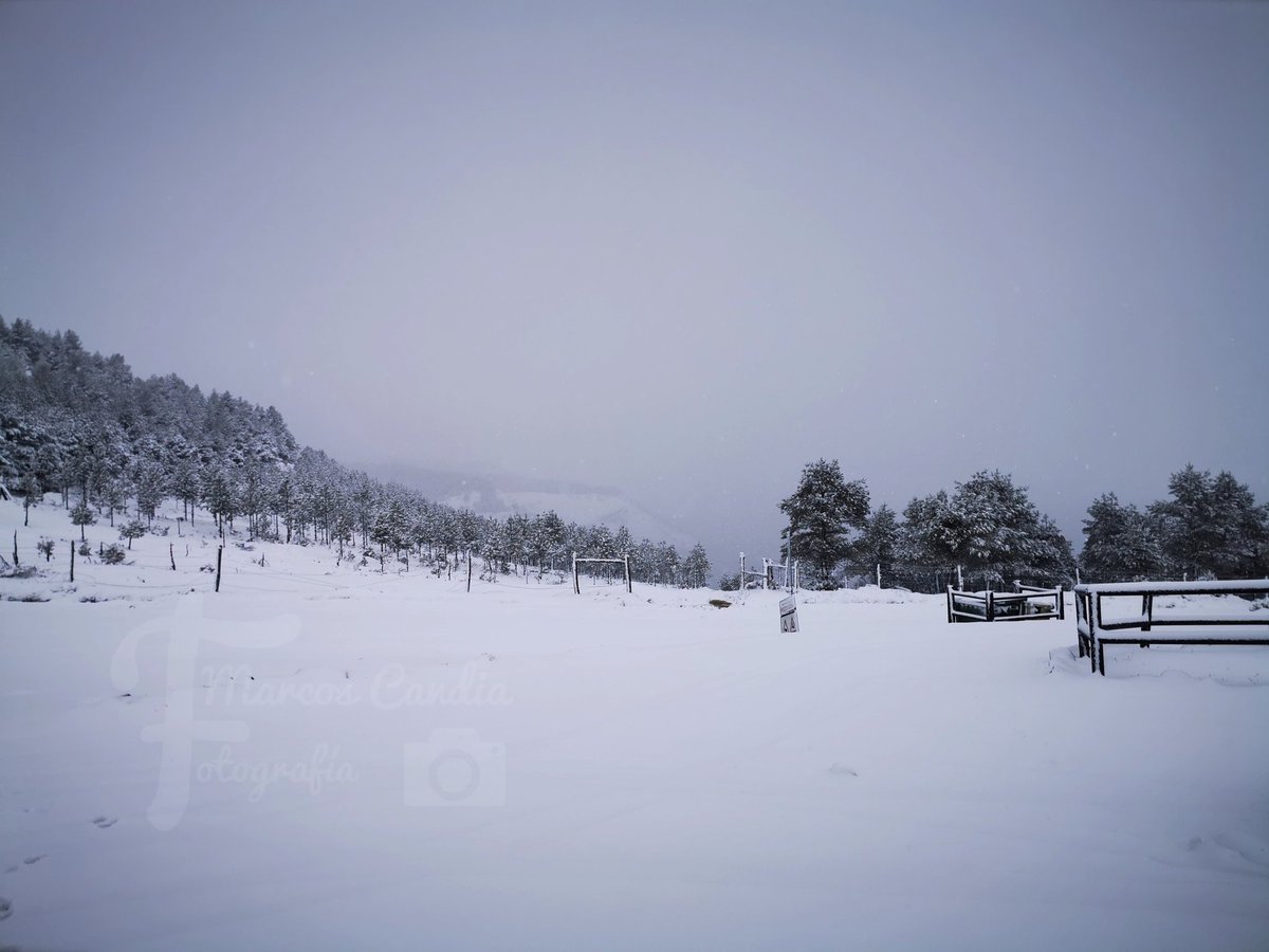 Cambio de oficina, hoy ha tocado parque. Vaya vistas que nos ofrece la sierra Asturiana con la nieve. #PELaBobiaSanIsidro #climategramers @ACCIONA #EROM