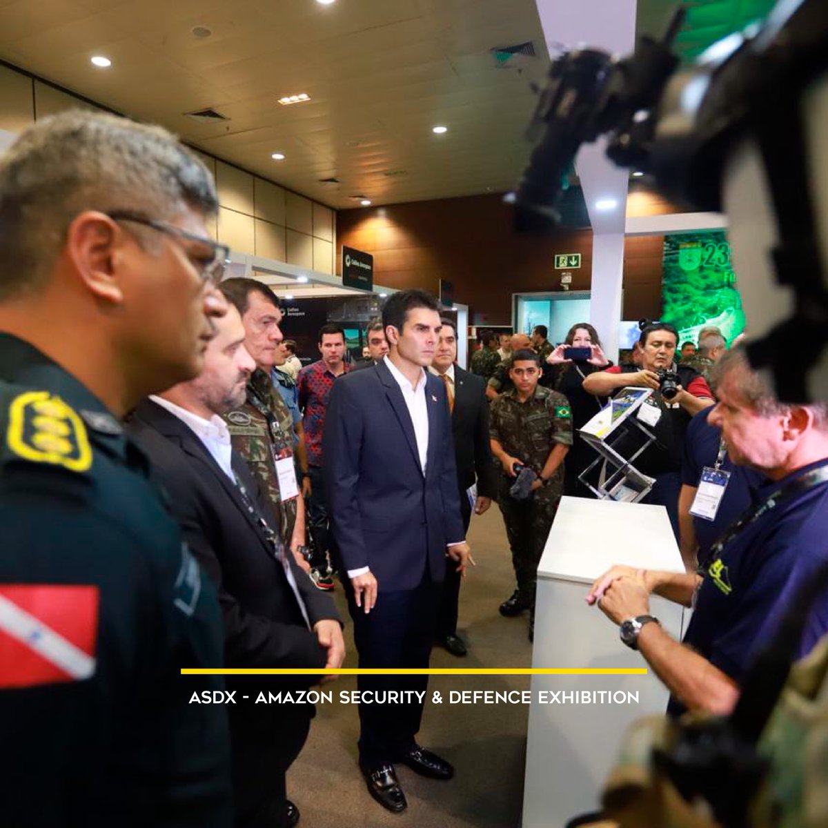 asdxbrazil's tweet photo. Nesta quinta-feira (14/11), tivemos a honra em receber o Sr. Governador do Estado do Pará Helder Barbalho, o Chefe do Estado-Maior do Exército General Braga Netto, e o General Paulo Sérgio do Comando Militar do Norte. 

#ASDX #Forest #Amazon #SegurancaPublica #Tecnologia https://t.co/1Cz3Qrq3We