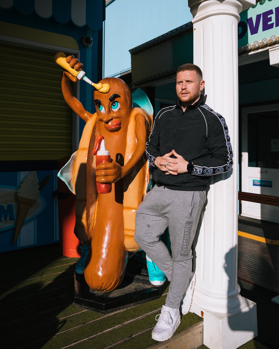 Brand new pieces dropping this weekend...

Who's ready???

Black &amp; White Crest Taped Collection.

Saturday 6pm UK time 🗓️