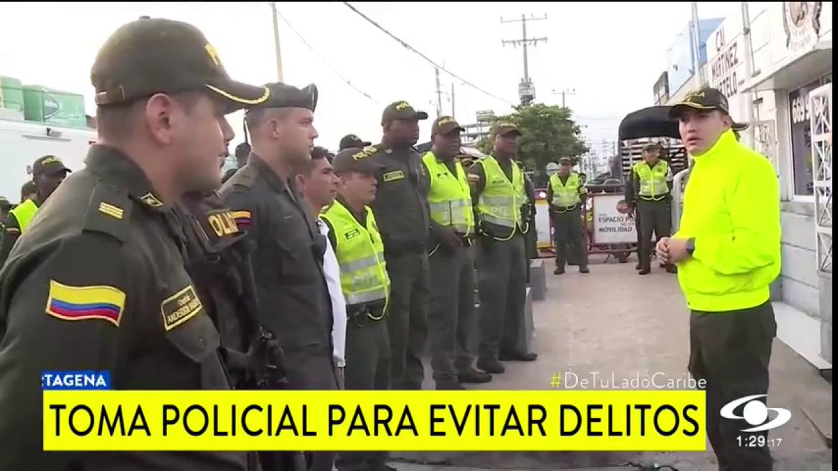 Policía se tomó Bazurto, en Cartagena, para contrarrestar la extorsión a comerciantes - http://bit.ly/2uQzKwL