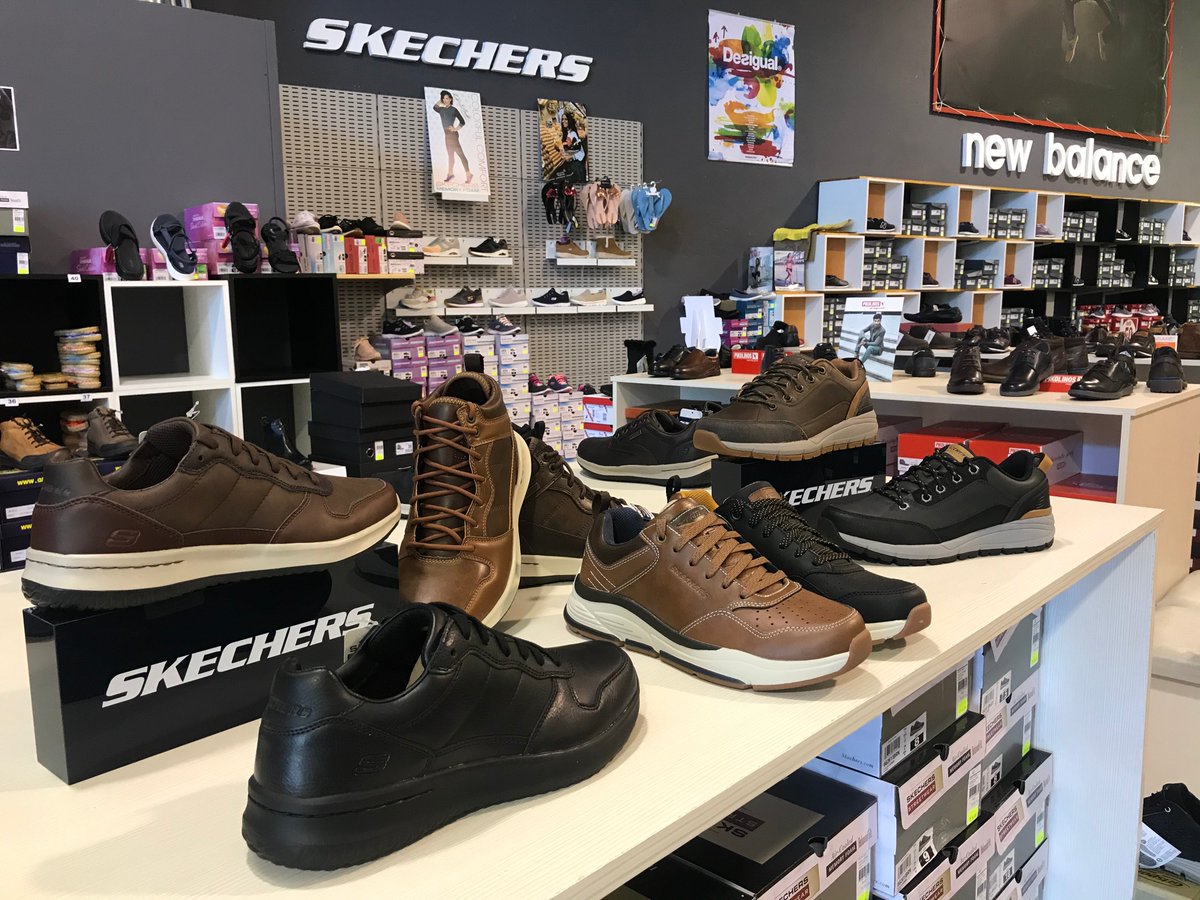 A ver si te gusta el plan... 😀 ¿Una vuelta este finde por las tiendas de Arnedo? 🛍 🙏🥰 Aquí te adelantamos algo de lo que podrás encontrar en AREA SHOES para ir abriendo boca. 😜