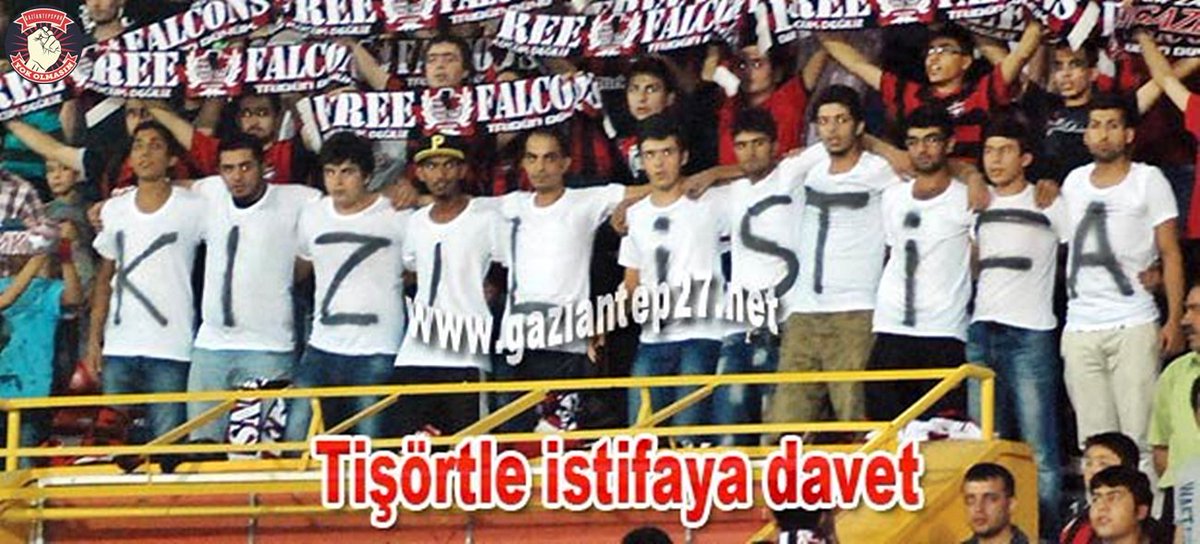 Gazi_Antep_Spor's tweet photo. "Taraftar hesap sorar: Kötü giden bir takımın hesap soran tribünü yoksa, o takımın zaten hiçbir zaman tribünü olmamıştır. "
(23 Eylül 2012 - FREE FALCONS @FreeFalconsBGT)
Beşiktaş'ı 3-2 yendiğimiz efsane maçtan... 
#Gaziantepspor #GaziantepsporYokOlmasin 🔴⚫ https://t.co/Hy4yGue2qg