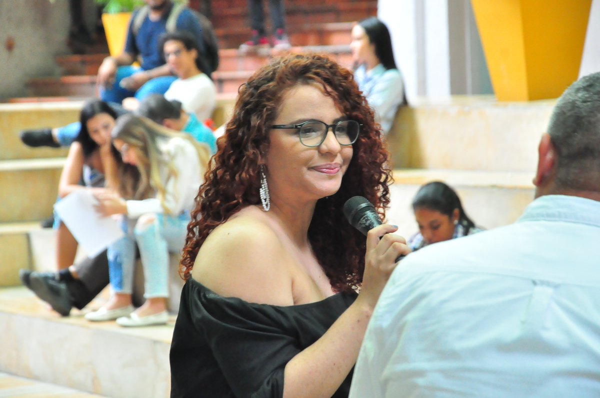 UAutonoma's tweet photo. Así fue la socialización de libros de escritores con el #SelloUniautónoma en el marco de #InnovaUAC.
Nuestros estudiantes tuvieron la oportunidad de conocer a los diferentes talentos de la institución y el proceso que vivieron plasmando letra a letra cada una de las obras. https://t.co/sqJimIZe0q