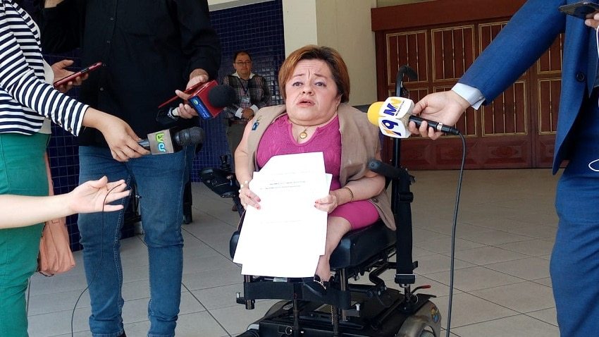 Proponen lectura de la biblia en centros educativos del país lapagina.com.sv/nacionales/pro…