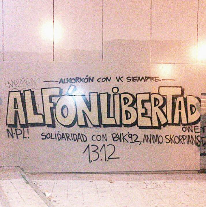 El 14 de noviembre de 2012 tuvo lugar la última huelga general en el Estado español.

Ese mismo día Alfon fue detenido cuando salía de su casa para dirigirse a un piquete informativo.

Víctima de un montaje policial fue condenado a 4 años de cárcel.

¡#AlfonLibertad!