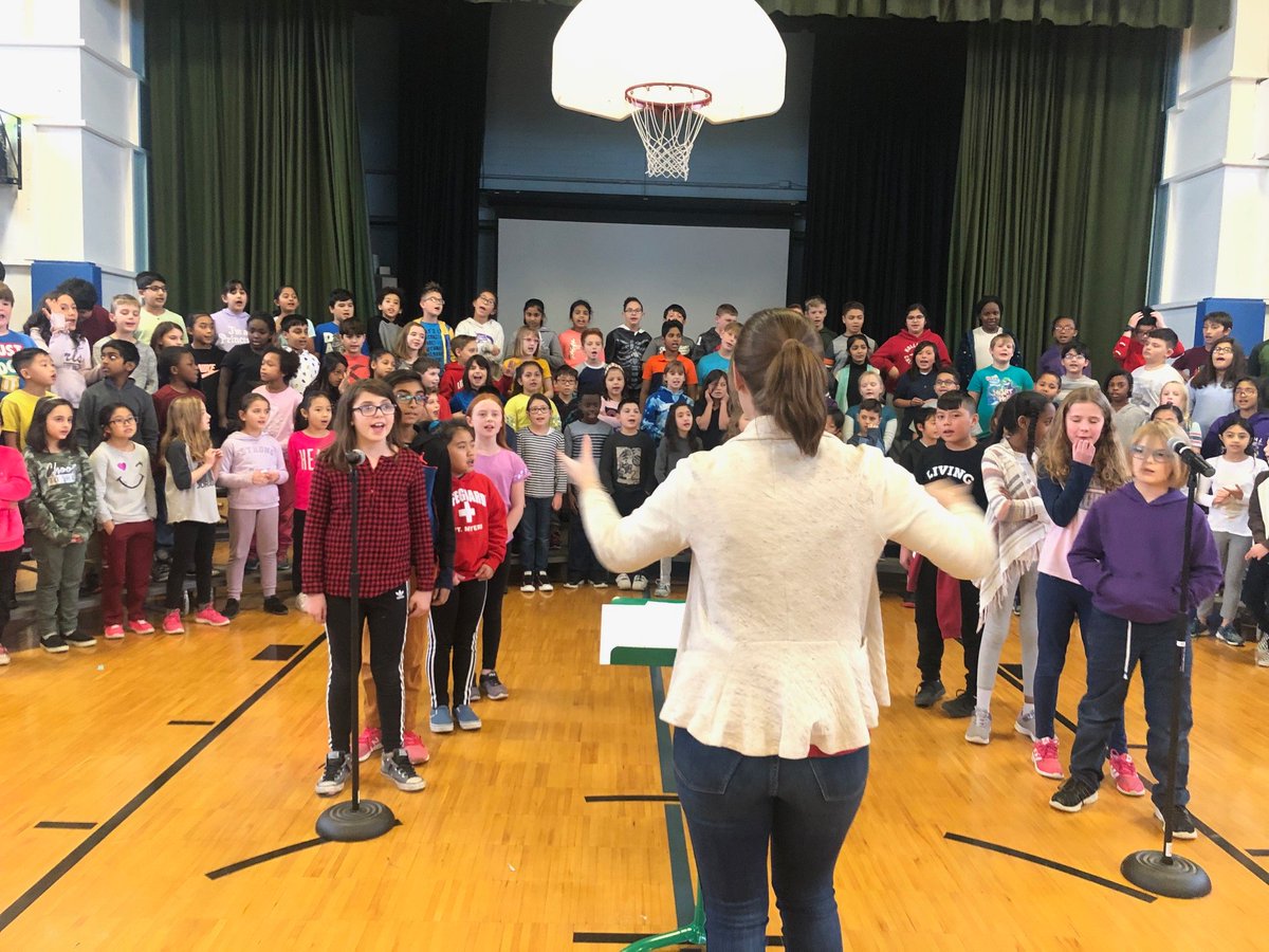 MDMusicSD735's tweet photo. Come and join us tonight at McCracken at 7pm for our  Passport to the World of Music concert! 4th and 5th graders did an amazing job today in rehearsal! We hope to see you there! @Skokie735 https://t.co/TjV71705hd