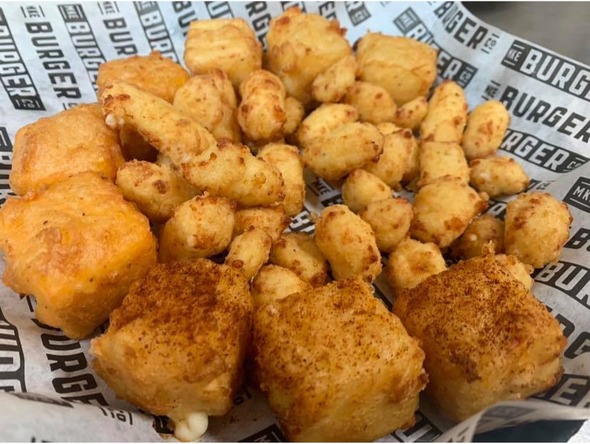 MilwaukeeBurger's tweet photo. Can’t decide which curds you love best? You don’t have to! Our Curd Sampler will give you all of them! #milwaukeeburger #cheeselover #cheeseislife #cheesecurds #wisconsin #wisconsinlife #wiscostyle #curds https://t.co/1B2a5rIXIB